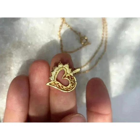 Vintage Gold Toned Retro Heart Shaped Green Gemstone Pendant Necklace - 18" - Picture 8 of 8